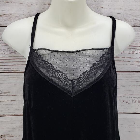 BCBGeneration New Women's Black Velvet Lace Pockets Romper Size Small - Picture 3 of 12